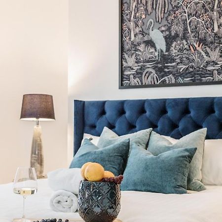 Elegant 3Bed Apartment In Kensington Olympia London Bagian luar foto