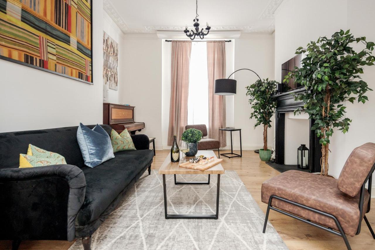 Elegant 3Bed Apartment In Kensington Olympia London Bagian luar foto