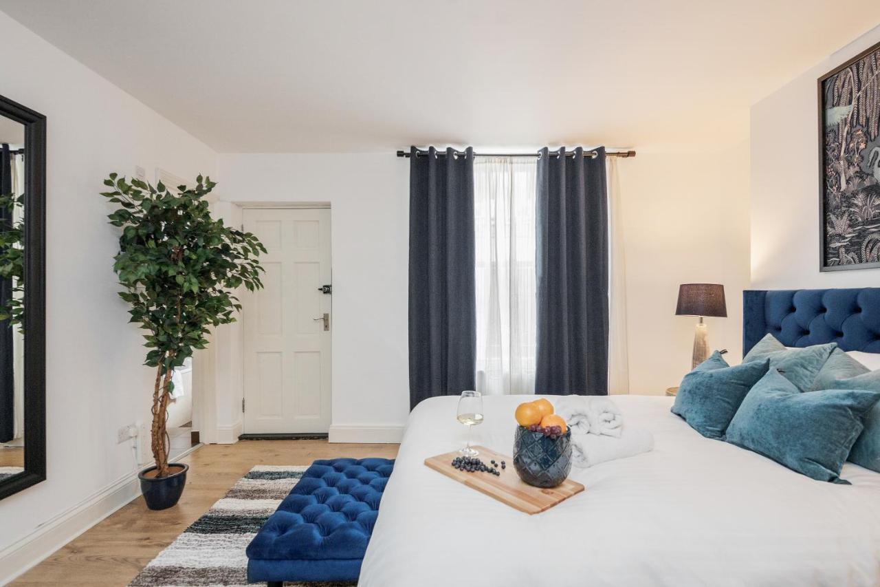 Elegant 3Bed Apartment In Kensington Olympia London Bagian luar foto